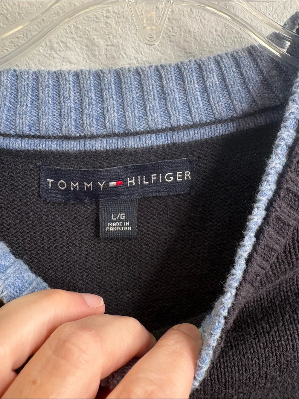 Tommy Hilfiger Large Navy Crewneck Pullover Sweater